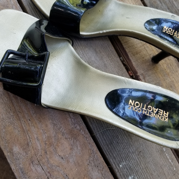 Size 9.5 High Heel Shoes Slides Sandals Buckle Kenneth Cole Reaction Black Gold - Picture 6 of 9